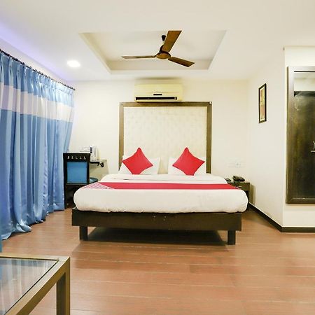 Oyo Hotel Dash Vadodara Eksteriør bilde