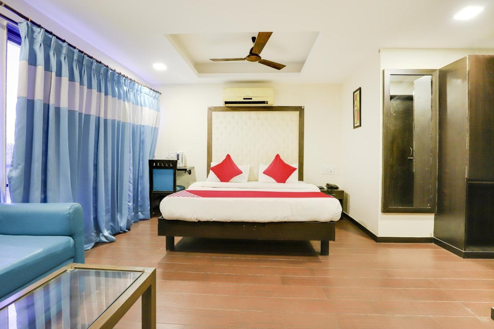 Oyo Hotel Dash Vadodara Eksteriør bilde
