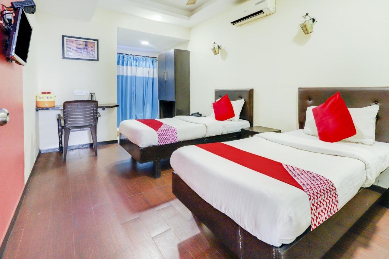 Oyo Hotel Dash Vadodara Eksteriør bilde