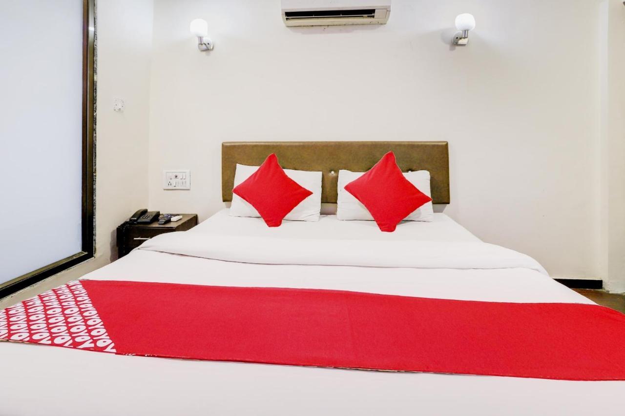 Oyo Hotel Dash Vadodara Eksteriør bilde