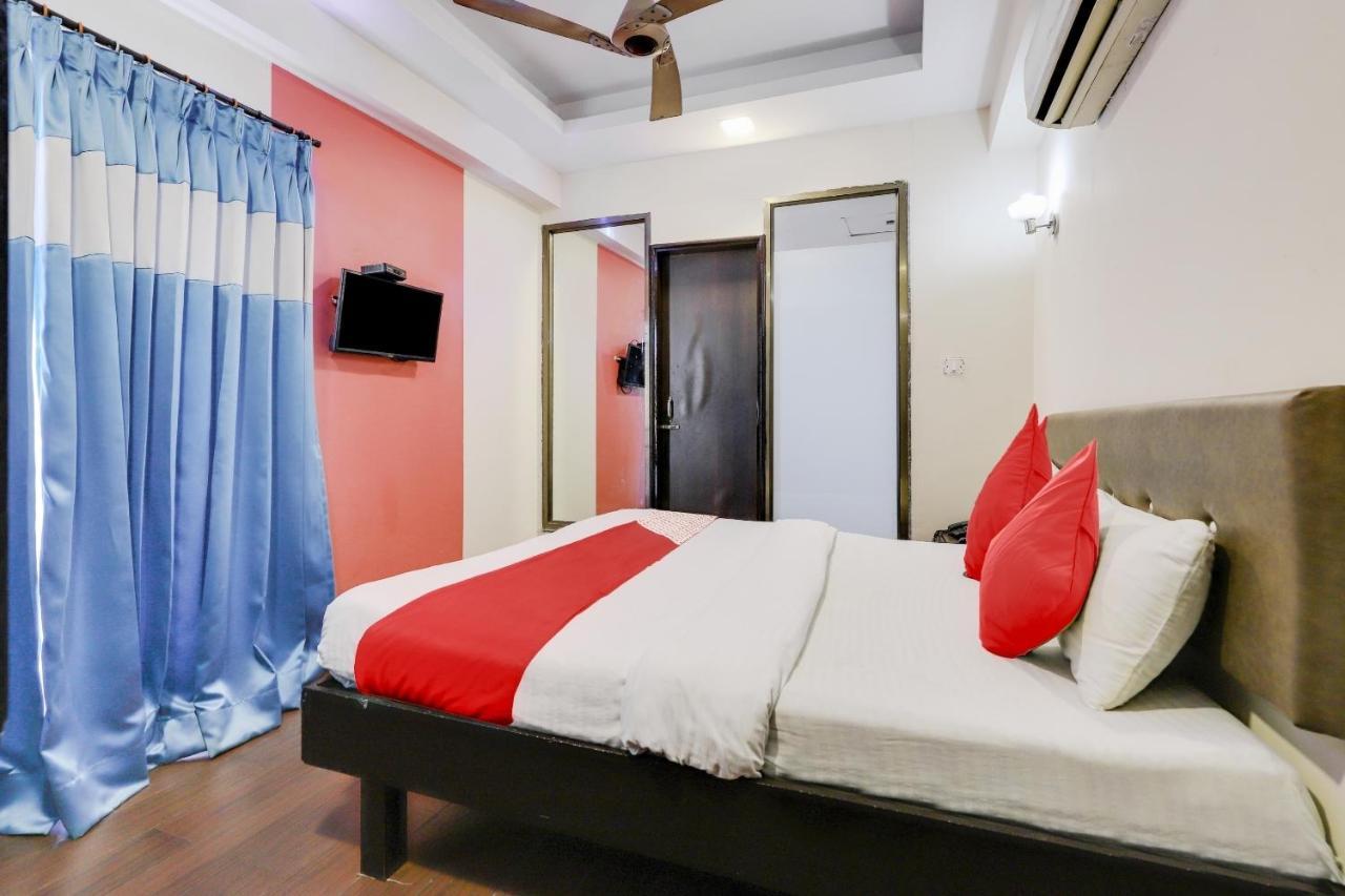 Oyo Hotel Dash Vadodara Eksteriør bilde