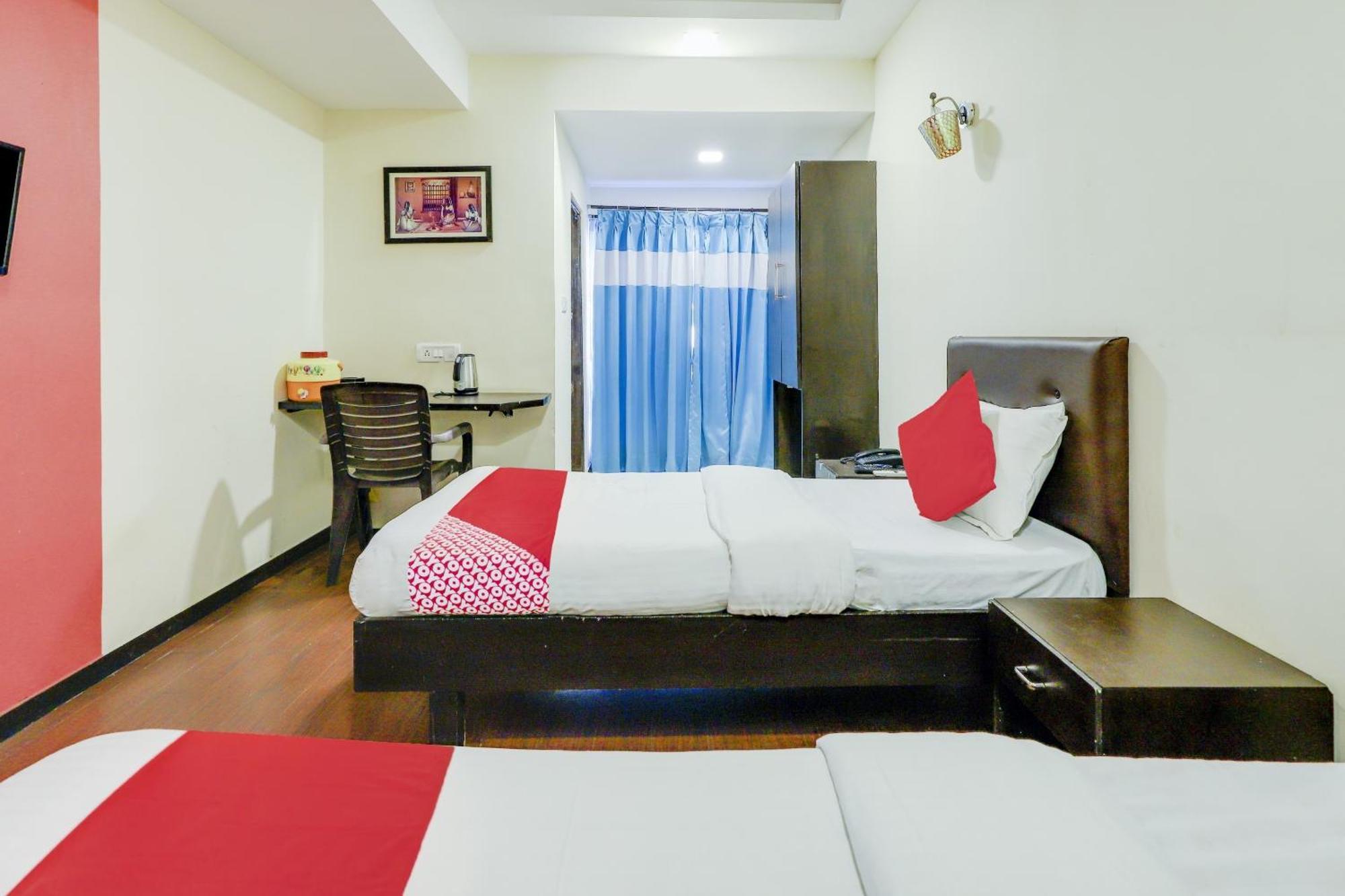 Oyo Hotel Dash Vadodara Eksteriør bilde